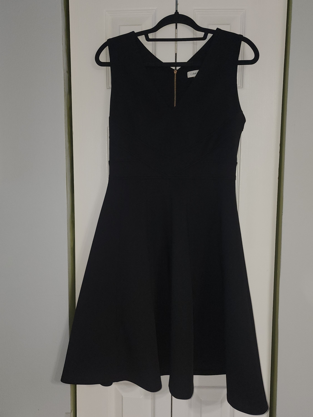 Calvin Klein Black Sleeveless V-Neck Fit-and-Flare Midi Size 8